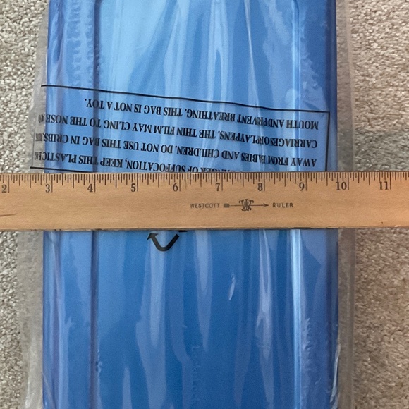 LocknLock 18-Egg Keeper w/ Flip Top Lid - Picture 8 of 10